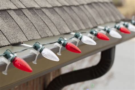 hanging christmas lights gutters